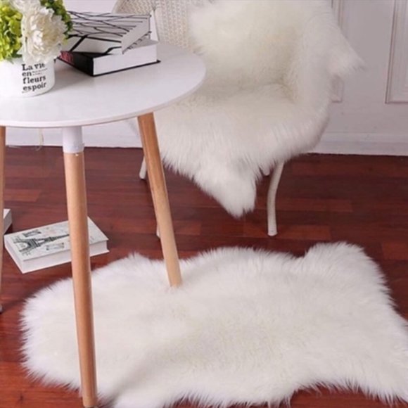 Luxury Soft Faux Sheepskin Area Rugs New 2 x 3 ft - Picture 4 of 6